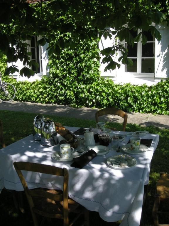 La Touche Bed and Breakfast Menetou-sur-Nahon Exteriör bild